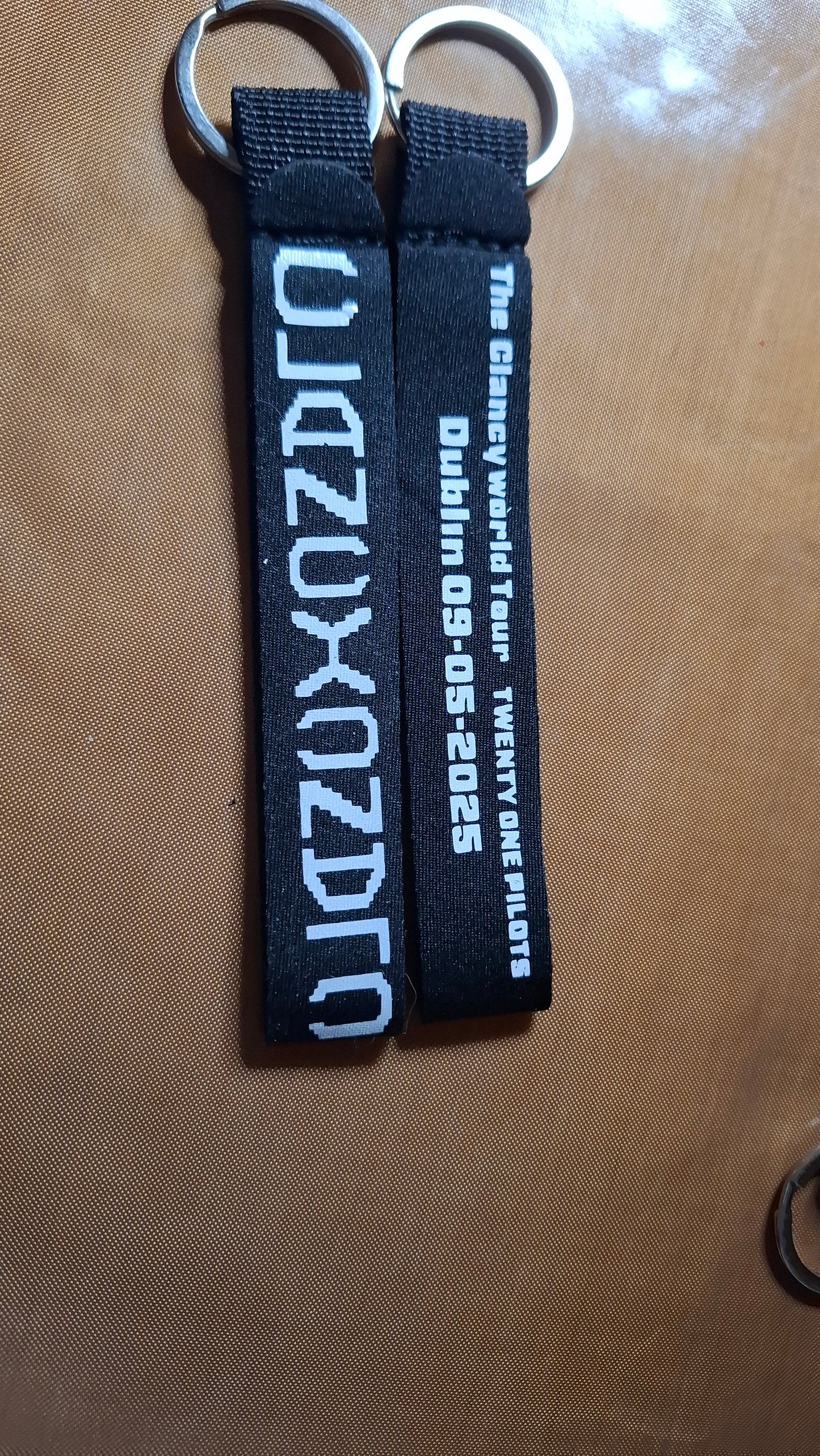 Twenty one pilots tour sleutelhanger Dublin 09 -05-2025 black
