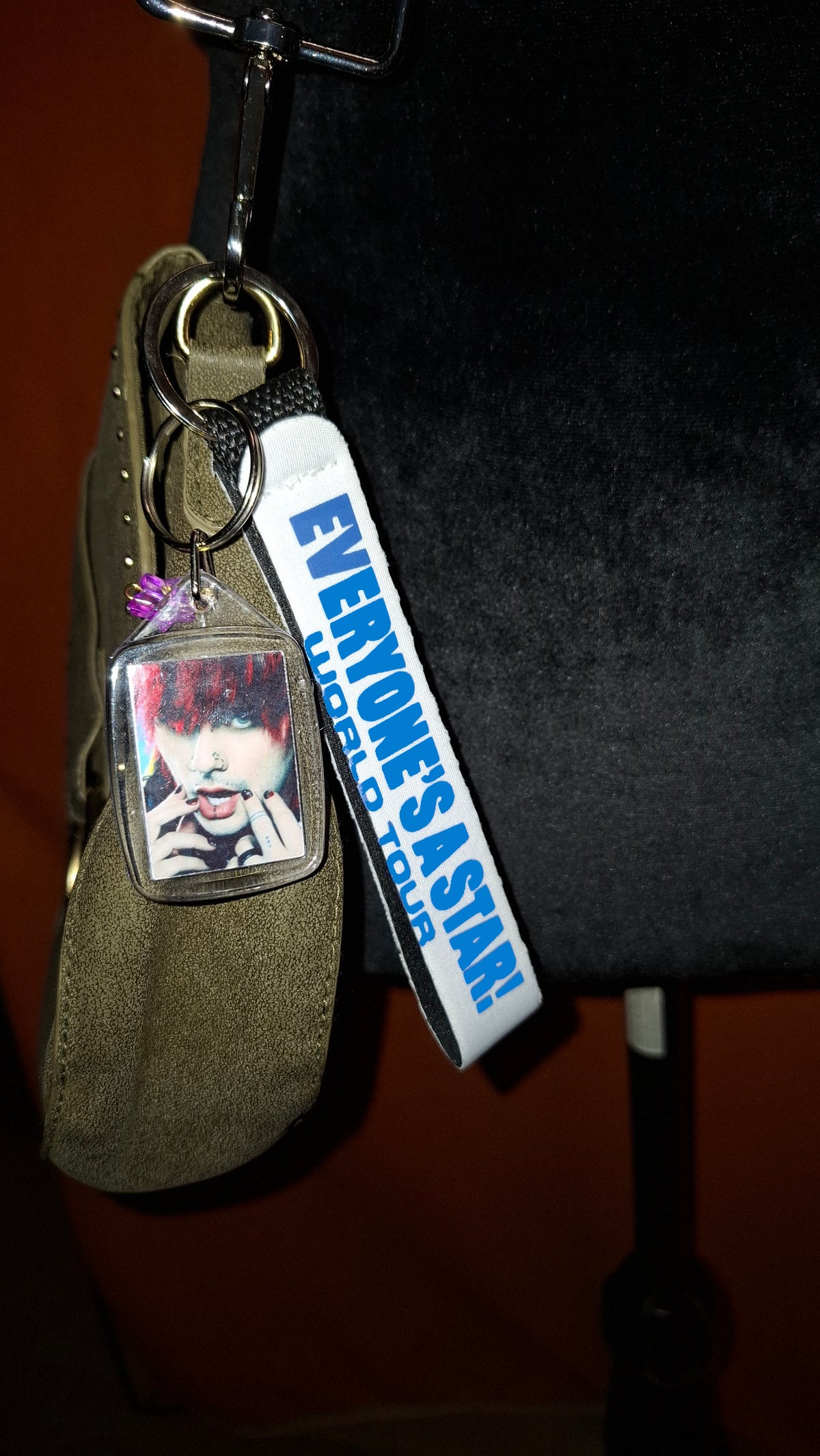 5Sos everyone's a Star Michael keychain