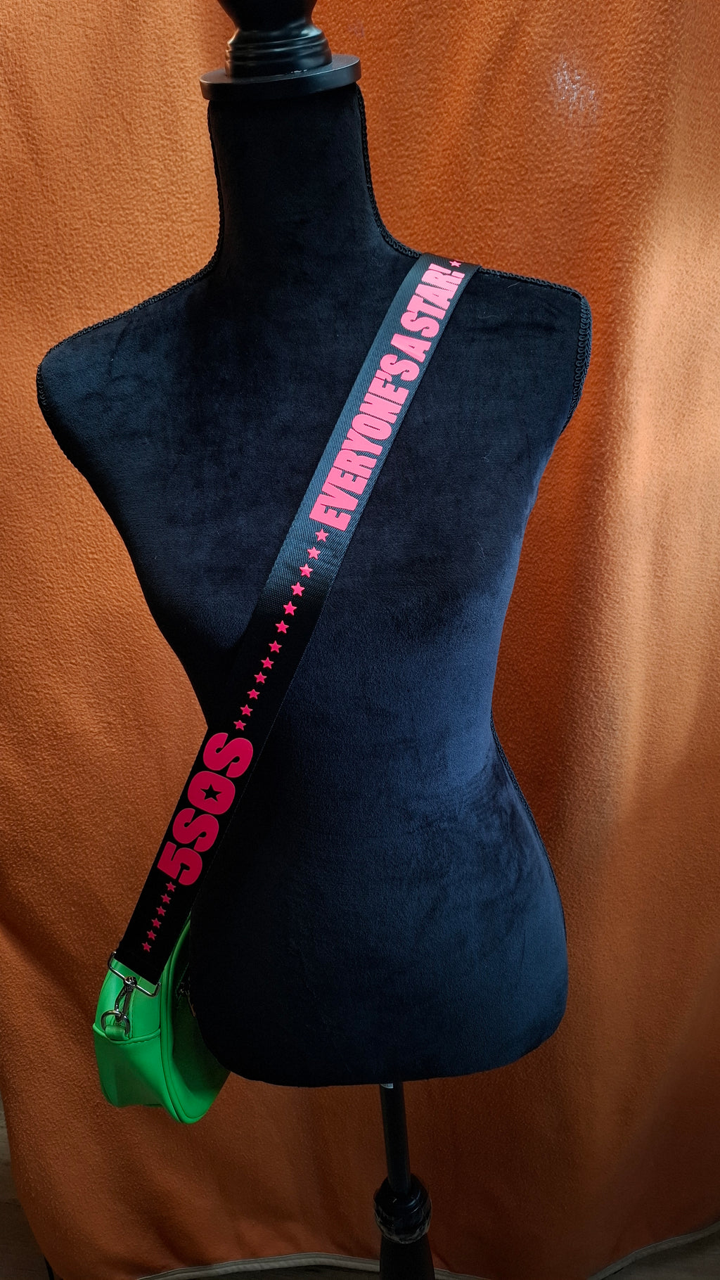 5 Seconds of Summer everyone's  a stsr! bag strap
