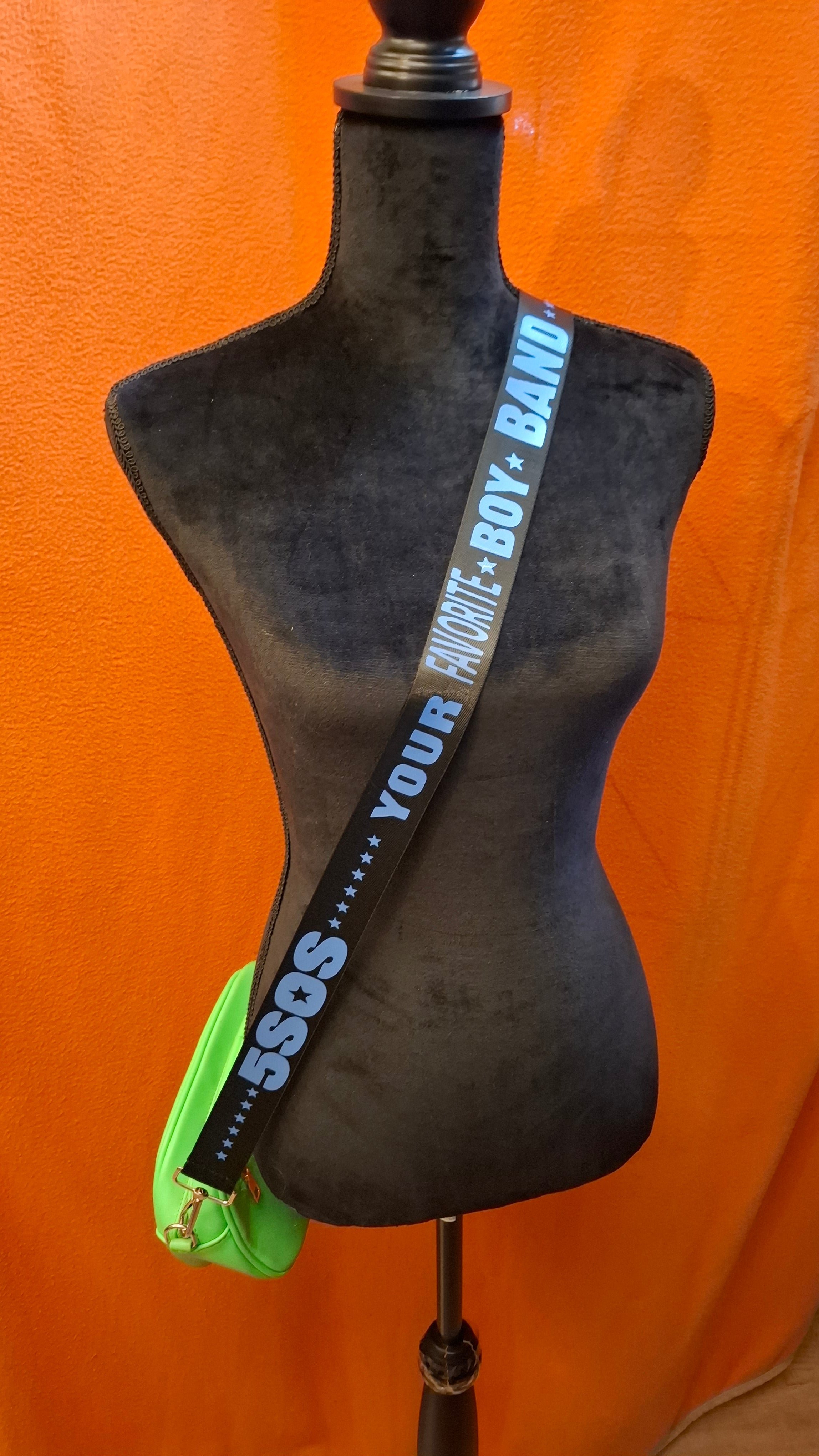 5 seconds of summer bagstrap Your favorite boy band